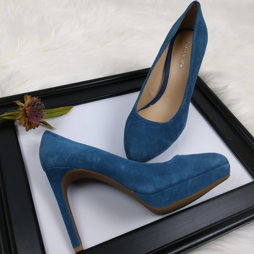Gianni Bini blue suede leather platform heel shoes